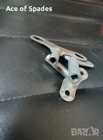 3 бр ключ за стенен часовник, снимка 3 - Антикварни и старинни предмети - 53557681