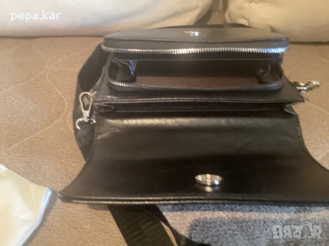 НОВА Черна дамска чанта за през рамо, снимка 3 - Чанти - 49809108