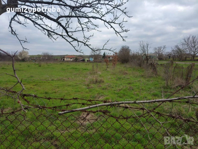 Продавам Дворно Място 3397кв.м с Масивна Стара Къща 60кв.м и Стопански Постройки, снимка 7 - Къщи - 54058151