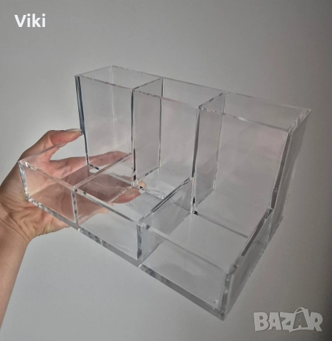 Чисто нова поставка/органайзер за гримове