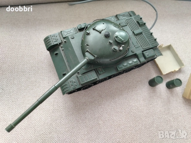 танк на батерии, снимка 4 - Антикварни и старинни предмети - 53935242