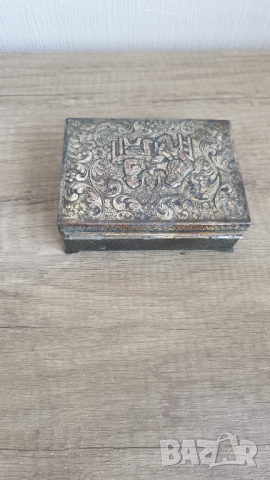 Стара метална кутия за бижута, снимка 6 - Антикварни и старинни предмети - 45035313