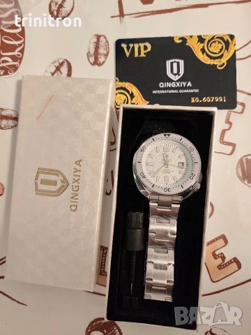 Чисто нов мъжки часовник кварц!