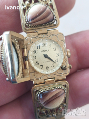 Винтидж часовник "Чайка" с филигран и ахат,