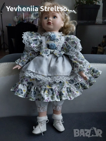 Кукла в цветном платье бело-голубого цвета., снимка 2 - Кукли - 52849895