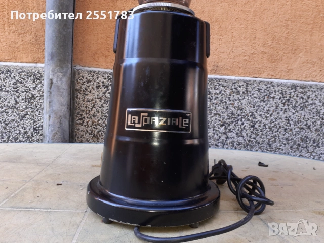 Професионална италянска кафемелачка , снимка 2 - Обзавеждане за заведение - 53981402