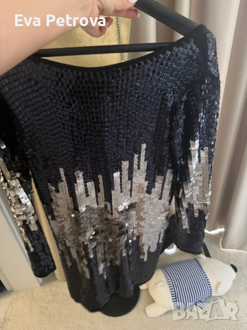 Елегантна дамска рокля с V-образен гръб М/Л, снимка 5 - Рокли - 52558037