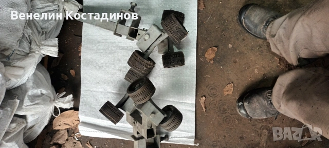 Опора странична с 4 ролки и конзола за захващане към колекара, снимка 2 - Екипировка - 53943770