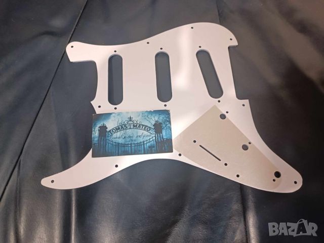 Бял Strat Pickguard , снимка 3 - Китари - 45943896