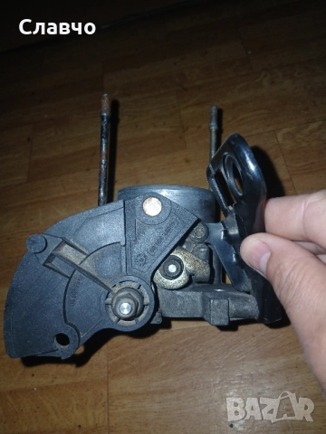 Дроселова клапа форд мондео мк2 1.8 2.0бензин, снимка 4 - Части - 52084977