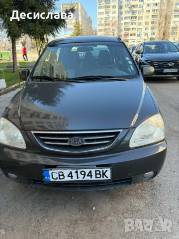 ПРОДАВАМ KIA CARENS 