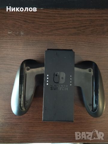 Продавам оригинален Nintendo Switch Joy Con Controller Comfort Grip, снимка 1 - Аксесоари - 45614020