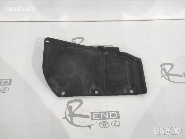 Капак кора за двигател дясна Toyota Auris 2006-2012 51443-02050, снимка 1 - Части - 45188382