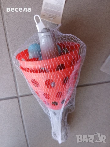 детска игра подскачащо топче с две фунийки за изстрелване