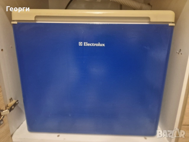 Хладилник на газ, 12вата, и 220волта.