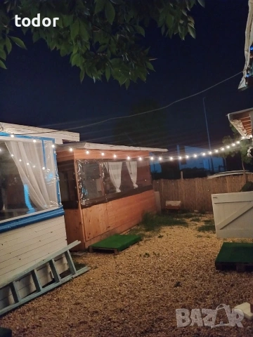 Продава Каравана с дървена веранда