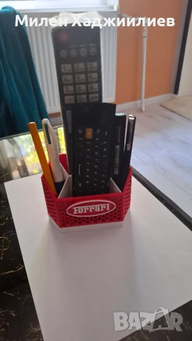 Поставка за дистанционни, органайзер, моливник с надпис Ferrari, снимка 2 - Други стоки за дома - 51391132