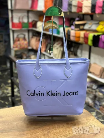 чанти Calvin Klein , снимка 13 - Чанти - 49160571