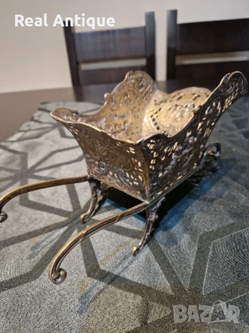 Уникална антикварна Викториянска сребърна стойка поставка за вино , снимка 8 - Антикварни и старинни предмети - 50930225