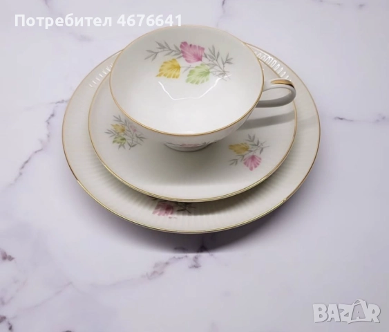 Троен порцеланов сет и вазичка, снимка 3 - Чаши - 52775704