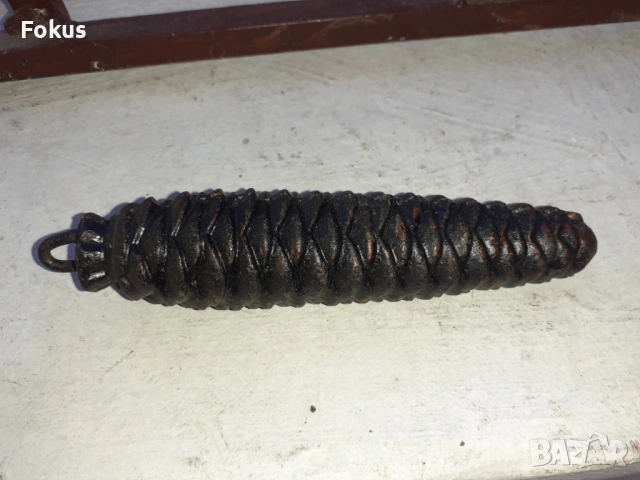 Топуз тежест шишарка за немски часовник Шварцвалд, снимка 2 - Антикварни и старинни предмети - 53287283