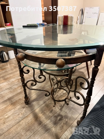 Масивна винтидж маса