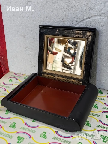 Рисувана стара дървена кутия с огледало за бижута , снимка 2 - Антикварни и старинни предмети - 53678889