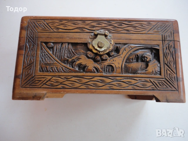 Старинно дървено сандъче ковчеже кутия дърворезба , снимка 6 - Антикварни и старинни предмети - 54087576