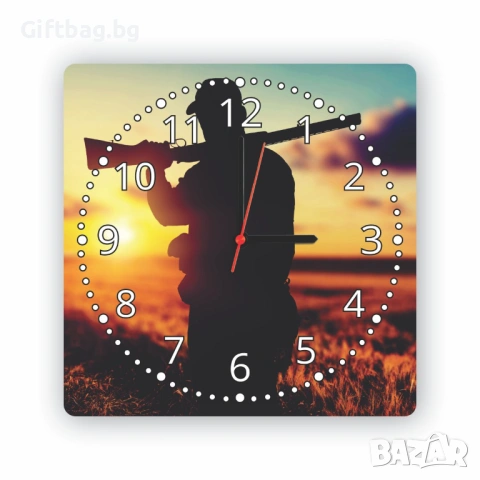 Дървен стенен часовник „Ловeц“, снимка 4 - Стенни часовници - 54059398