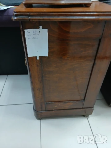 Античен шкаф дърво и бронзови аксесоари, снимка 2 - Антикварни и старинни предмети - 51085986