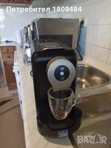 Кафе машина Лаваца за капсули Лаваца Блу работи и прави супер кафе , снимка 4 - Кафемашини - 50428717