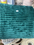 Зелено одеяло 200/220,плюш,не дебело., снимка 1 - Олекотени завивки и одеяла - 44992575