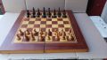 Стар голям дървен шах с табла, снимка 1 - Антикварни и старинни предмети - 45638075
