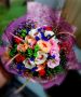 букет изкуствени цветя и бонбони, снимка 1 - Декорация за дома - 45805870
