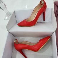Червени лачени обувки на ток, снимка 2 - Дамски обувки на ток - 46206733