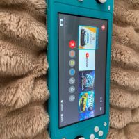 Nintendo Switch Lite + 200 GB SD Card/ Case , снимка 2 - Nintendo конзоли - 45338878