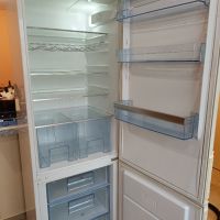 Хладилник с фризер AEG , снимка 2 - Хладилници - 45418206