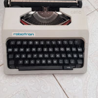 Ретро Немска пишеща машина robotron cella s1001, снимка 1 - Антикварни и старинни предмети - 45050442
