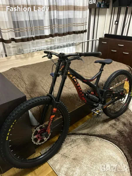 Велосипед/Колело devinci willson 2017 black and orange downhill bike., снимка 1