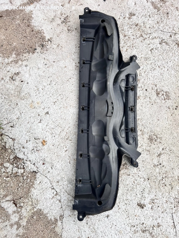 A2118800236. Държач кора преден капак за Мерцедес Е-класа W211. , снимка 1