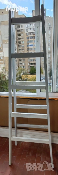 УПОТРЕБЯВАНА дървена стълба, тип „бояджийска“, дължина на рамо 1,98 м, от бял бор цена 60лв., снимка 1