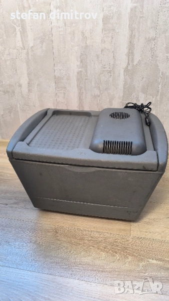 Хладилна чанта Elecrolux предназначена за миниванове Ford , Seat , Vw , снимка 1