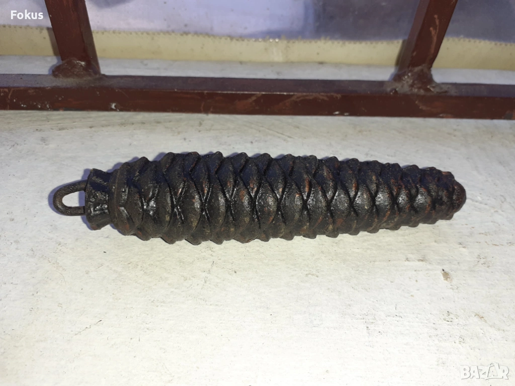 Топуз тежест шишарка за немски часовник Шварцвалд, снимка 1