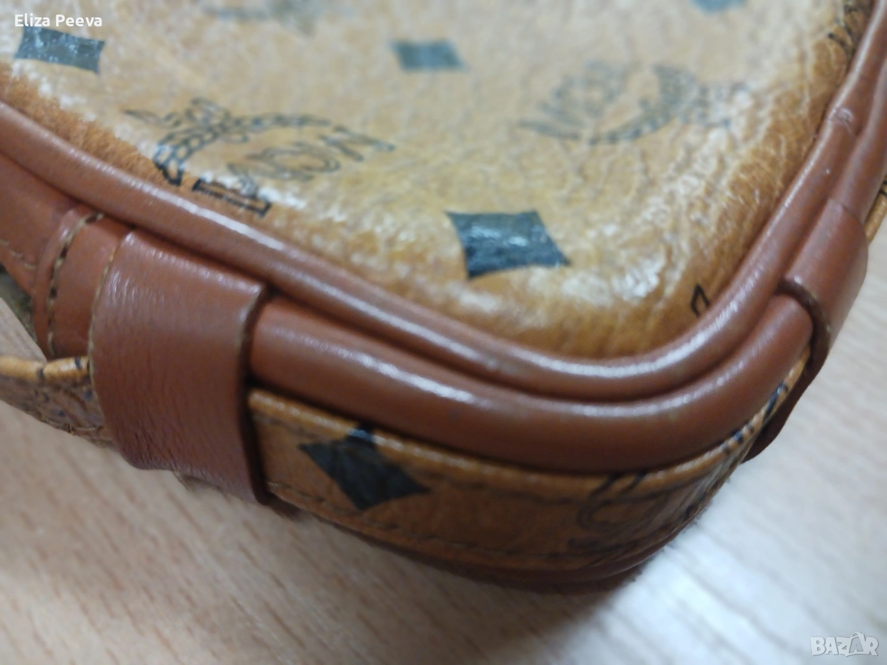 Малка чантичка от естествена кожа за през рамо, снимка 1