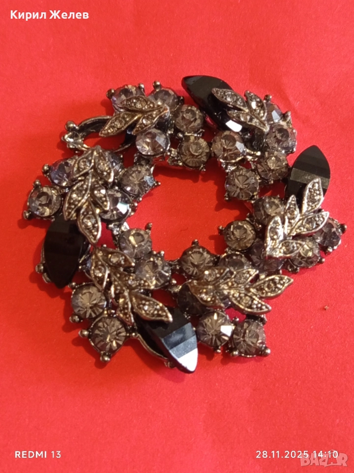 Брошка във формата на венец с кристали МАРКАЗИТ,ОНИКС 52254, снимка 1