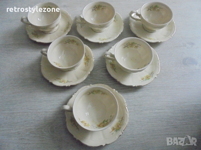 № 8312 Стар порцеланов сервиз Bavaria – чаши и чинийки с цветен декор , снимка 2 - Други ценни предмети - 51947713