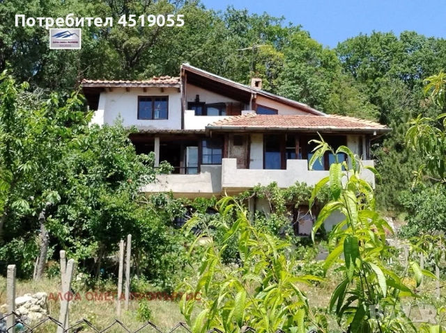 Продавам 2 Къщи в един парцел в гр Варна с Панорама Море 