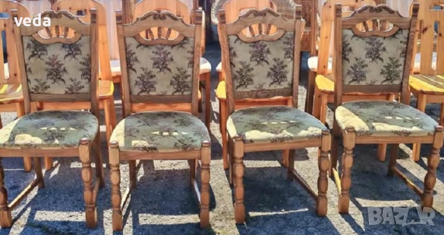 Масивни трапезни столове от дъб с дърворезба и орнаменти