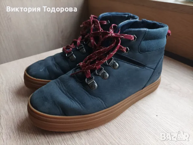 ПРОДАВАМ ДЕТСКИ БОТИ -марката е Clarks, снимка 2 - Детски боти и ботуши - 48282757