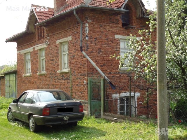 Продавам двуетажна къща в село Буковец, област Враца, снимка 1